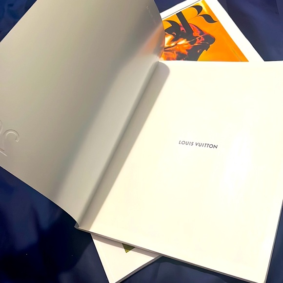 Louis Vuitton The Book 200 - Picture 3 of 4